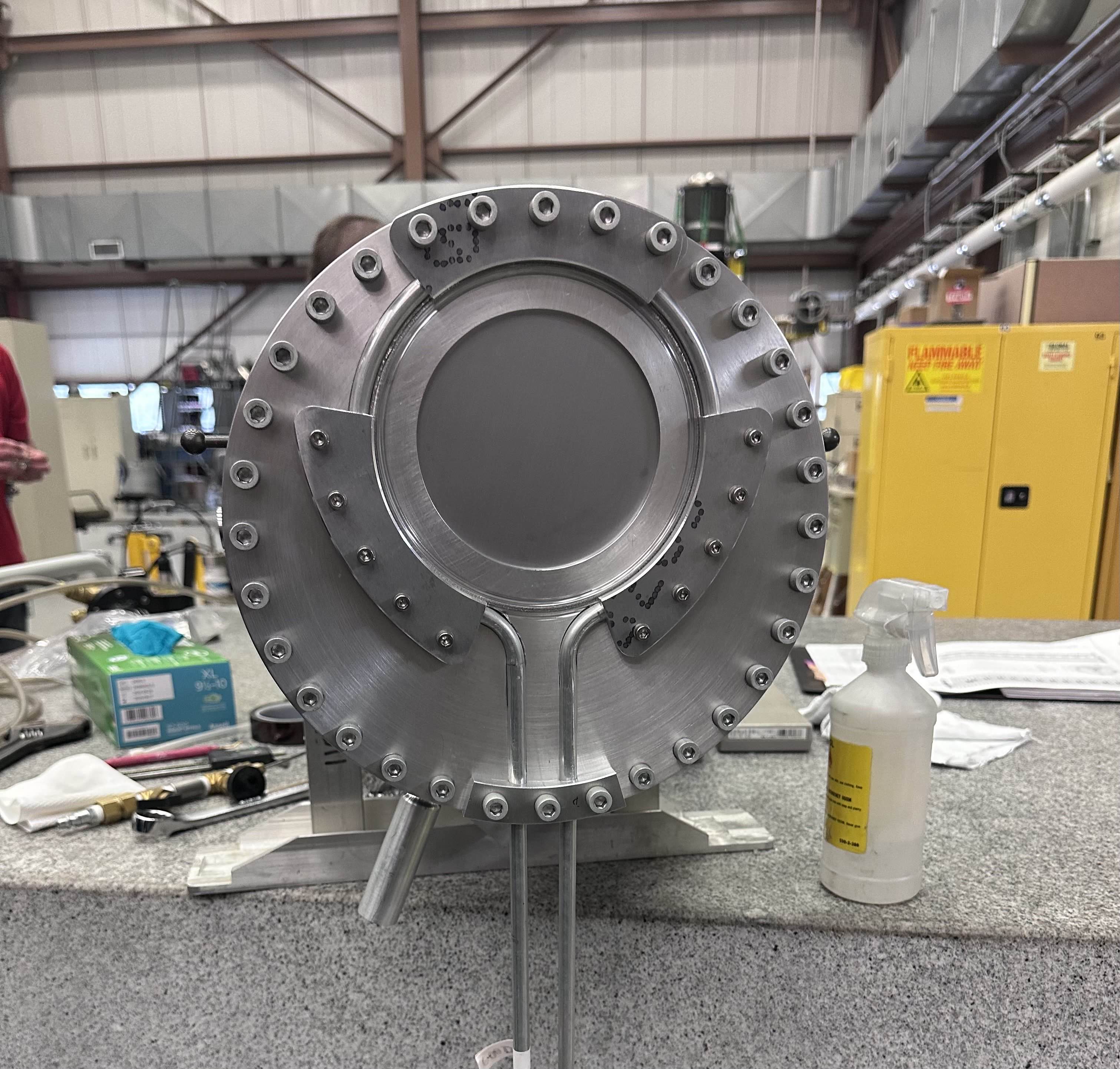 Real flange with beryllium disc